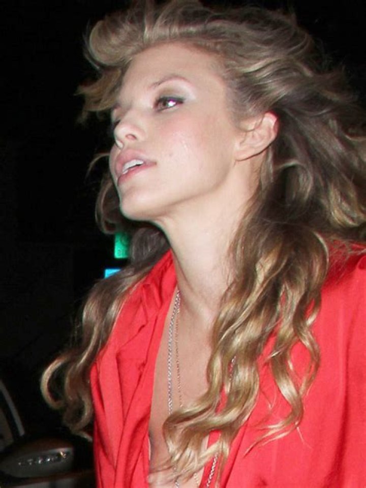AnnaLynne McCord Nip Slip (16 Photos) Nude celebrity