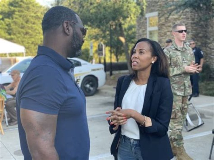 Dallas Runoff Will Determine Heir to Powerhouse EBJ&rsquo;s Seat in Congress