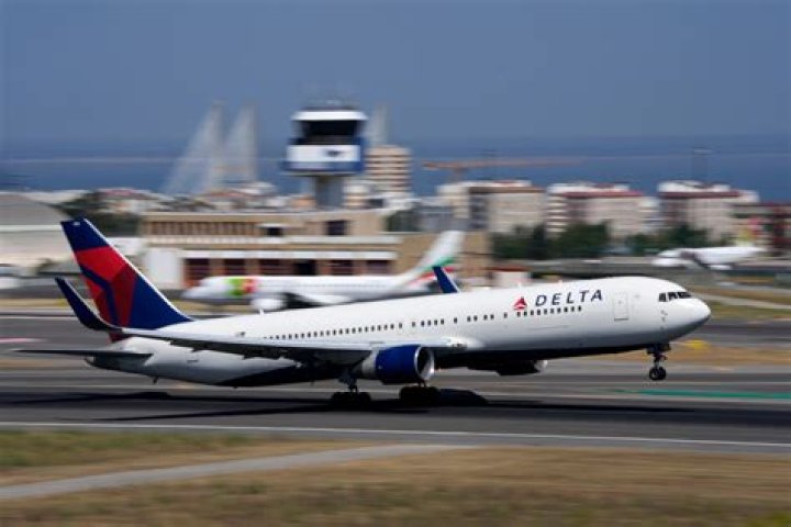 Full Video Delta Diarrhea Flight Video