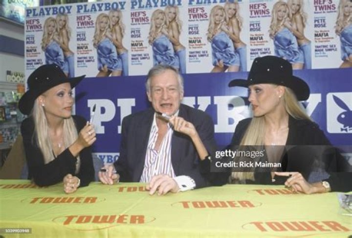 Hugh Hefner, Sandy And Mandy Bentley Twins12 Famous Hugh Hefner
