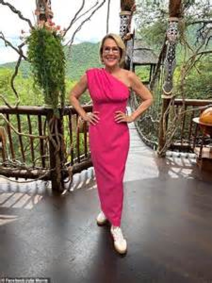 Julia Morris weight How much does Julia Morris weight?