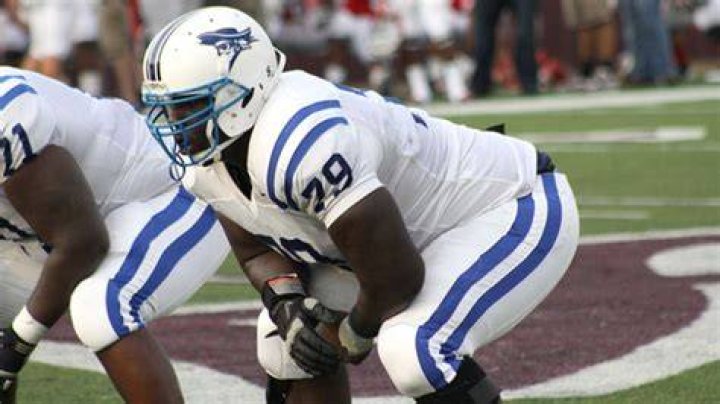 Junior college OL Larry Mazyck signs with Terps, WR Marcus Leak