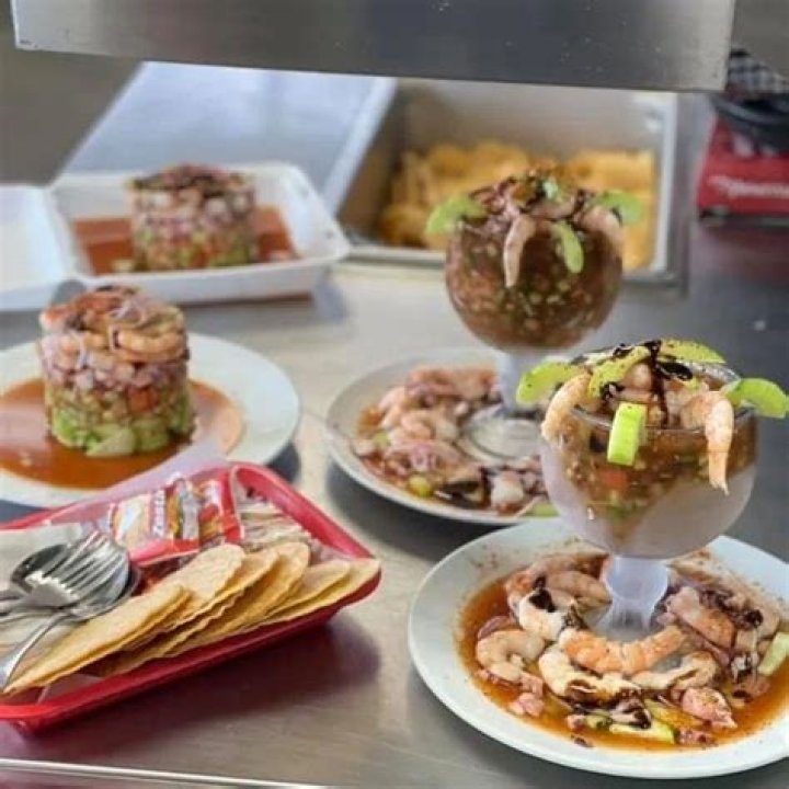 Mariscos El Wero Restaurant and Grill