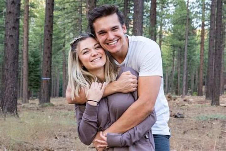 Matt and Abby Are Just Your Typical Family Vloggers Only More Annoying