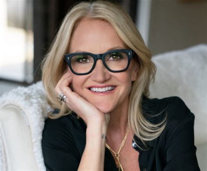 Mel Robbins Keynote Speakers, Corporate Entertainment, The Speaker