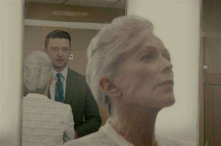 Reptile director explains the frisbee moment in the Netflix movie's ending