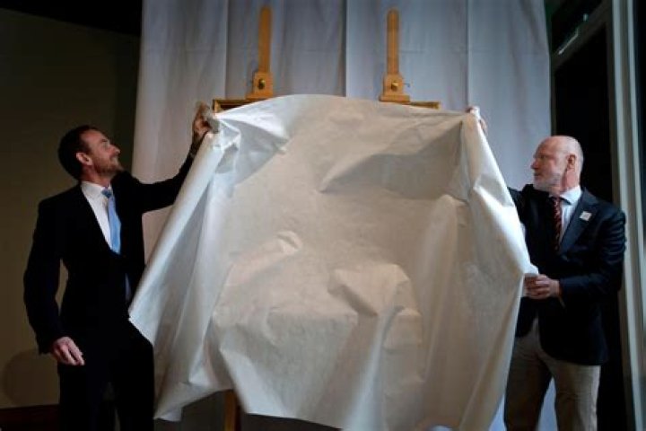 Unveiling The Art World's Luminary: Lisa Knight Miller