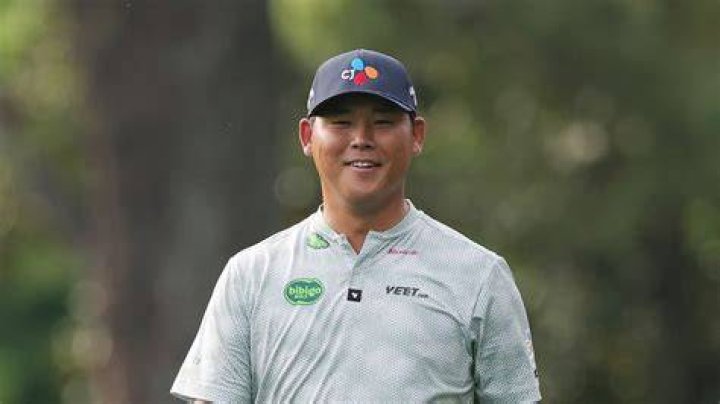 Who is Si Woo Kim Wife? Age Gap, Marriage, Net worth 2023 & More! The